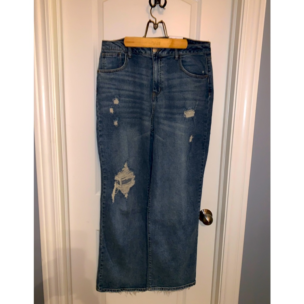 So wide leg size 17 full length Denim NWT